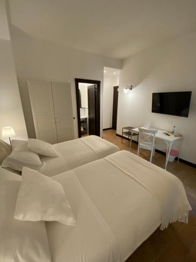 Domus Giuliae Hotel Trecastagni Bagian luar foto
