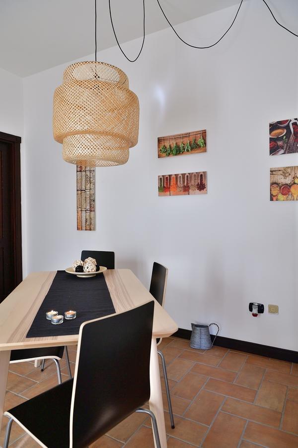 Domus Giuliae Hotel Trecastagni Bagian luar foto